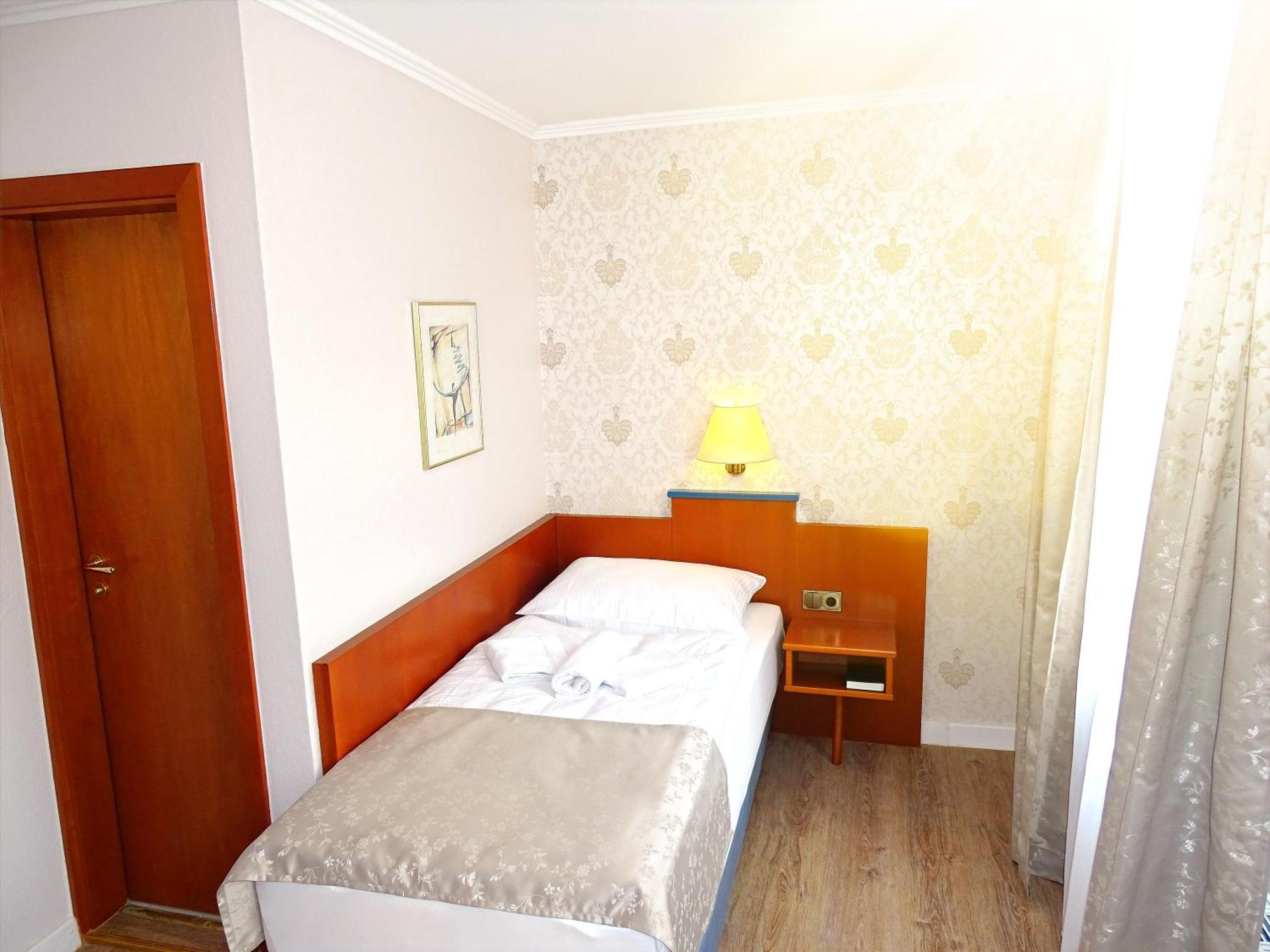 Hotel Kolossos Duesseldorf - نيوس الغرفة الصورة