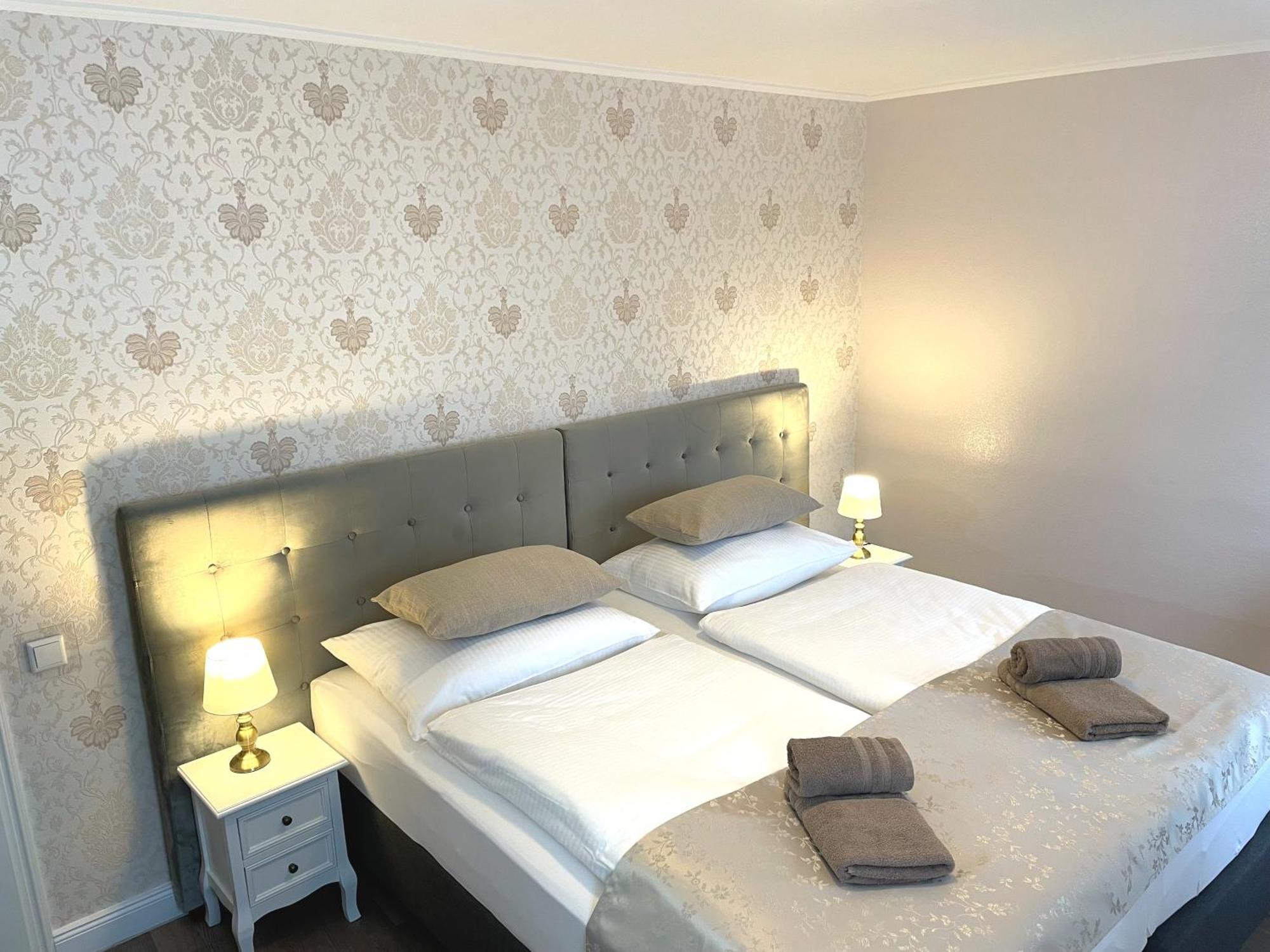 Hotel Kolossos Duesseldorf - نيوس المظهر الخارجي الصورة