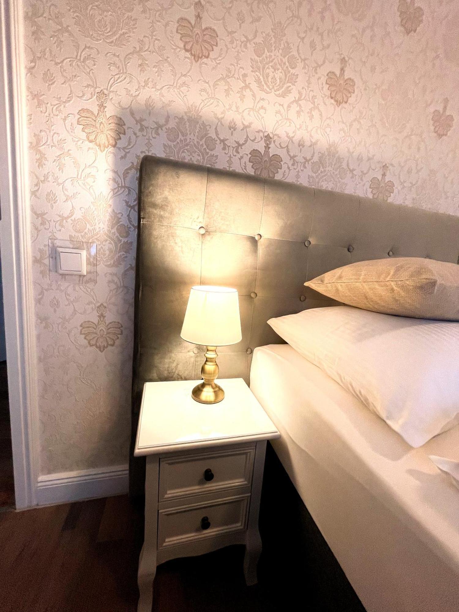 Hotel Kolossos Duesseldorf - نيوس المظهر الخارجي الصورة