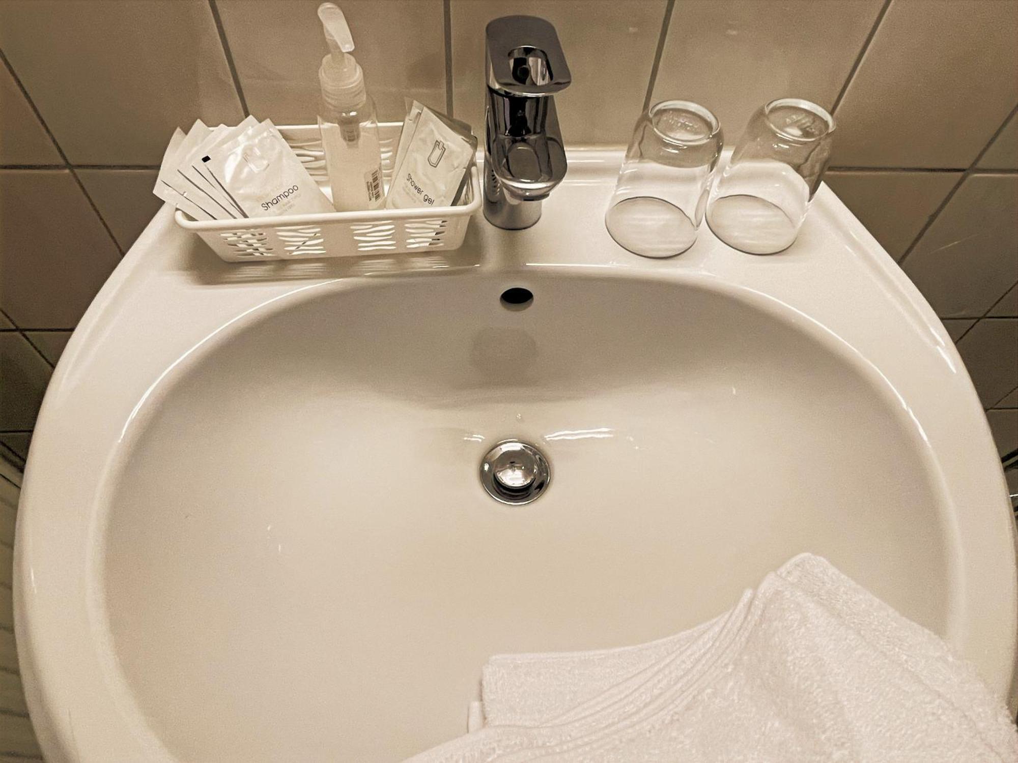 Hotel Kolossos Duesseldorf - نيوس الغرفة الصورة