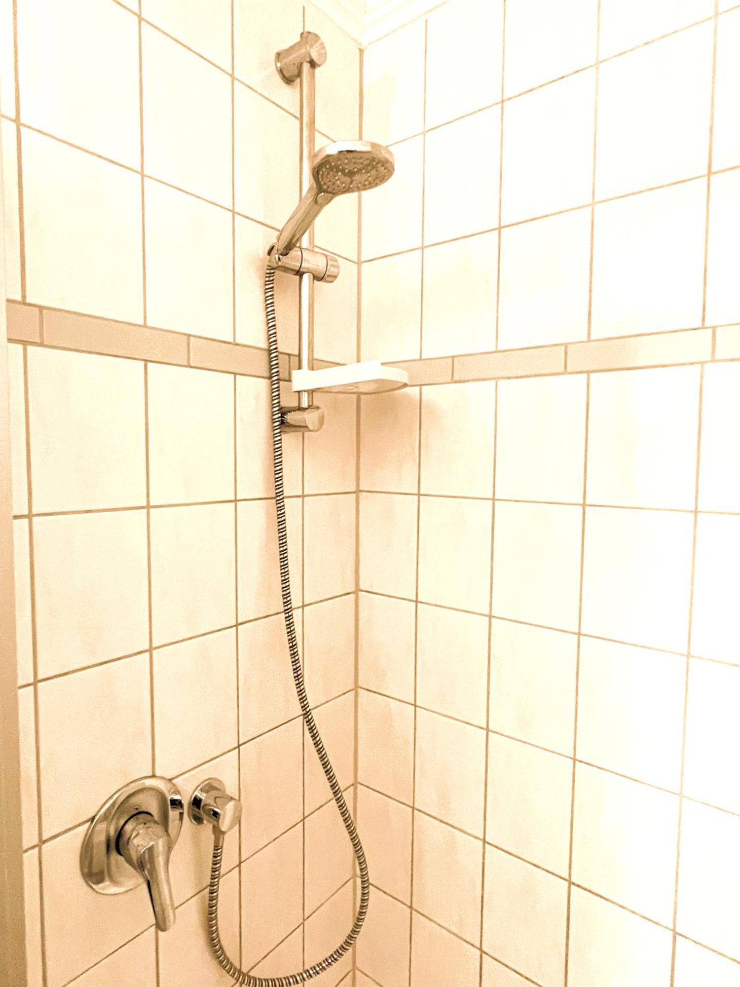 Hotel Kolossos Duesseldorf - نيوس الغرفة الصورة